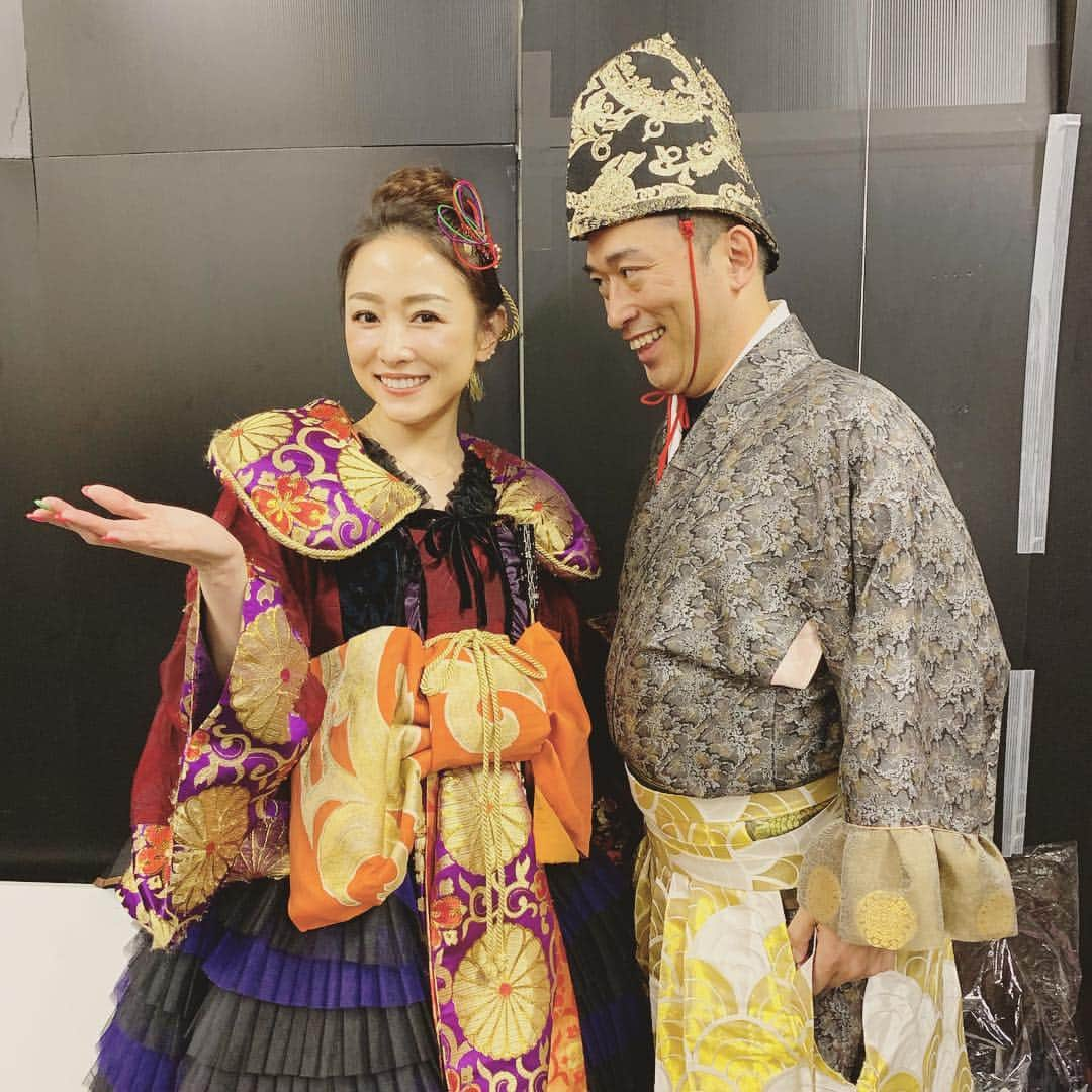 杏さゆりさんのインスタグラム写真 - (杏さゆりInstagram)「今回も共演🤗✨ . なんと、私演じる平時子の息子役に やるせなす#石井康太 さん🤣🤣🤣 宗盛を演じます✨ . まさかの息子ーーーwww . 是非観に来てくださいねん😘 チケット予約はこちらから💁‍♀️ https://s.confetti-web.com/detail.php?tid=50612& . #真YOSHITSUNE #YOSHITSUNE #舞台 #stageshow #杏さゆり #SayuriAnzu」4月22日 14時37分 - anzu_sayuri_official