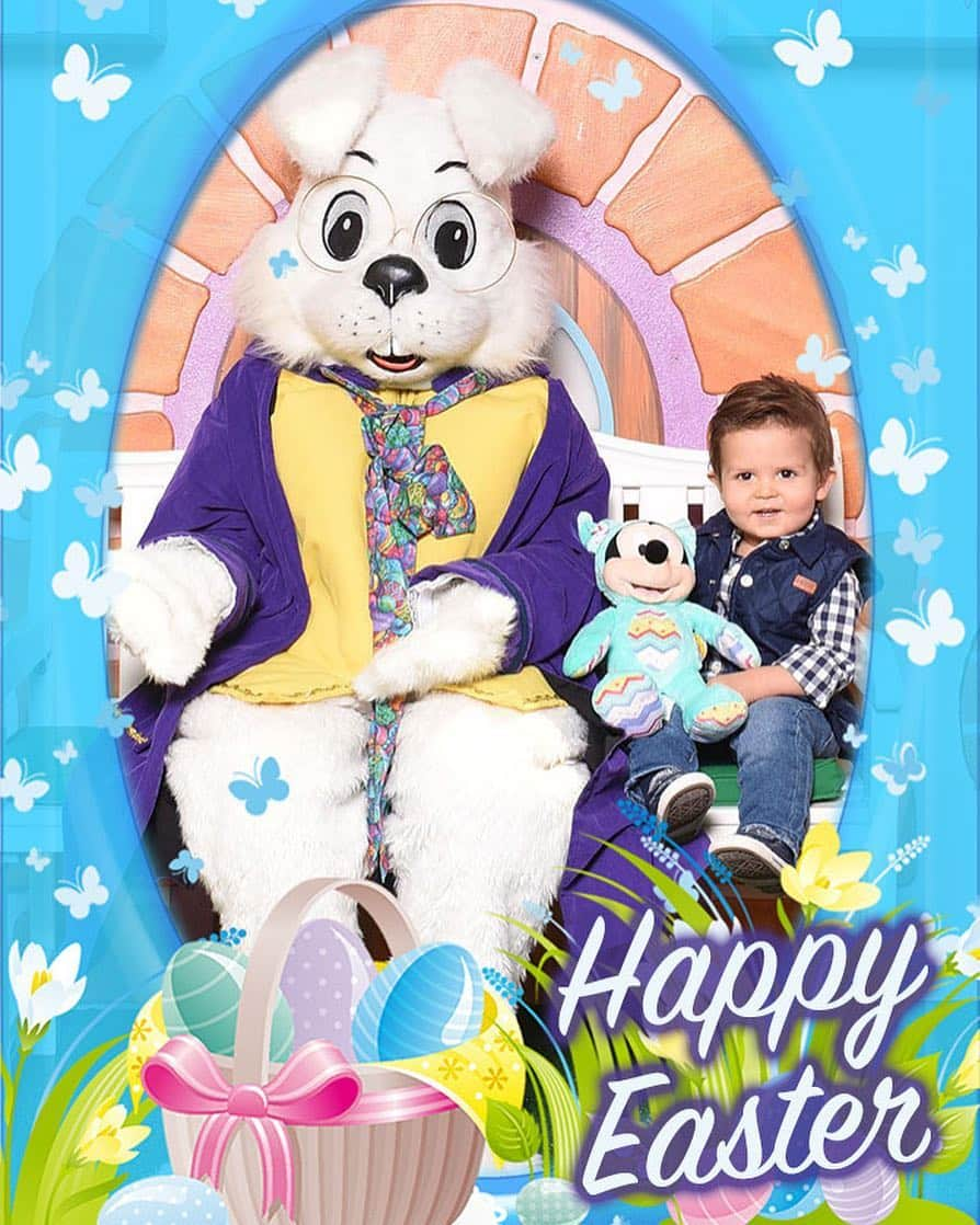 ターニャ・テイトさんのインスタグラム写真 - (ターニャ・テイトInstagram)「Happy Easter from my little man. How cute does Ozzie look. He is 16 months old. Do you remember meeting the Easter bunny? 🐰 —- —- We will be on YouTube livestream later after his sleep and then lunch, opening his Easter goodies. Unless he sees what Easter bunny brought and won’t eat his lunch until he has explored the gift basket 🧺🐰🐣🧒🏻😆 —- —- 👉🏻YouTube.com/tanyatatetube 👈🏻 #easterbunny #easterphotoshoot #16monthsold #oswald #ozzie #myson」4月22日 5時42分 - tanyatate