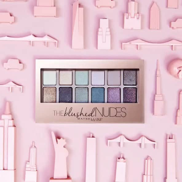 Maybelline New Yorkさんのインスタグラム写真 - (Maybelline New YorkInstagram)「For a soft spring makeup look, pick up the #blushednudes eyeshadow palette! Leave only heart emojis if you’re a fan! 💕」4月22日 5時47分 - maybelline