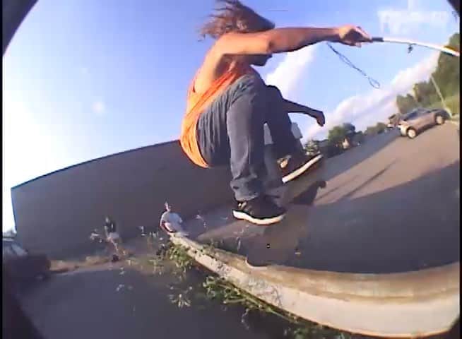 スラッシャーのインスタグラム：「TCB! @danthemancina 💥🔨 ROUGH CUT playing on ThrasherMagazine.com 📡 🎬 @stevisfilmz」