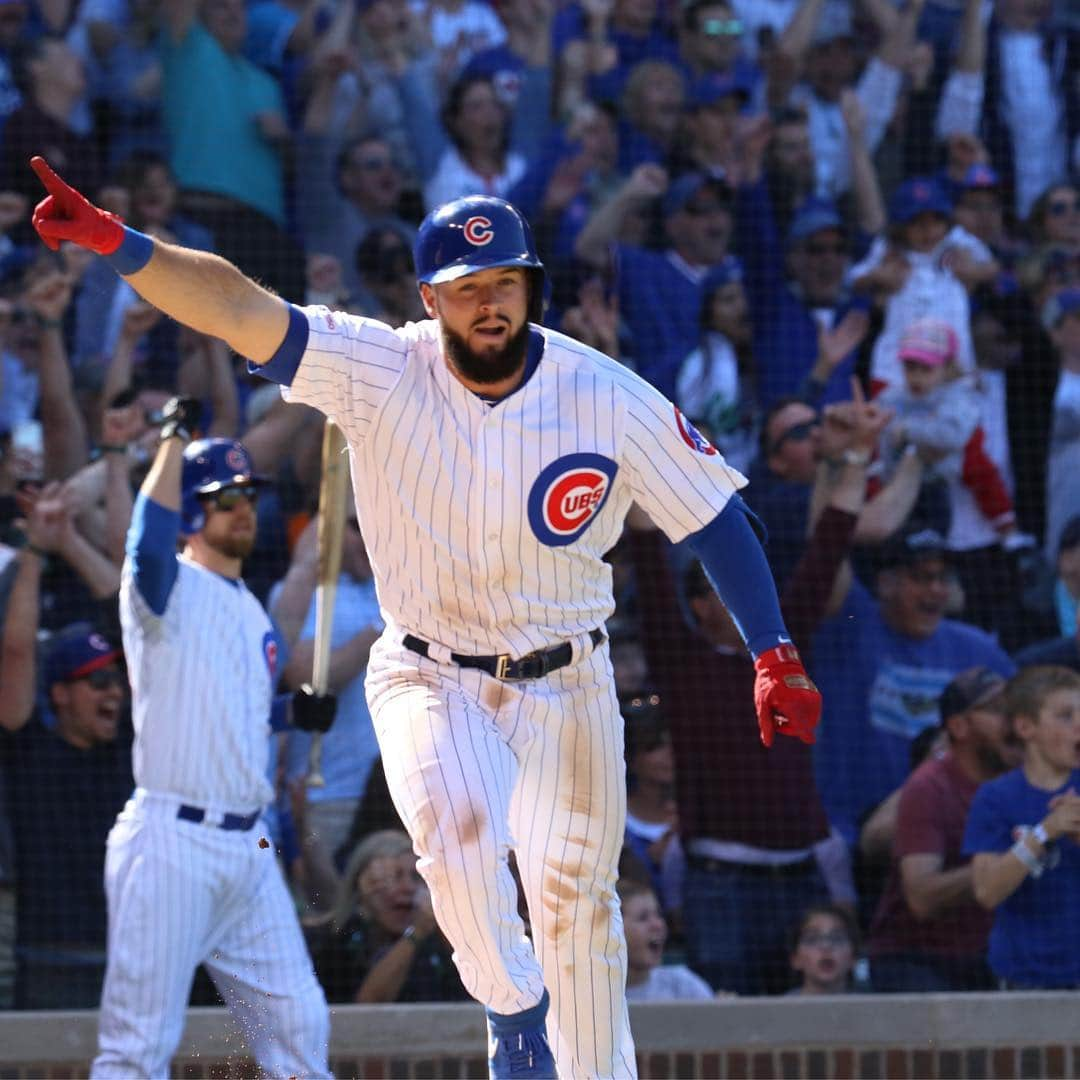 シカゴ・カブスさんのインスタグラム写真 - (シカゴ・カブスInstagram)「It’s a walk-off! #Cubs win! #EverybodyIn」4月22日 6時07分 - cubs