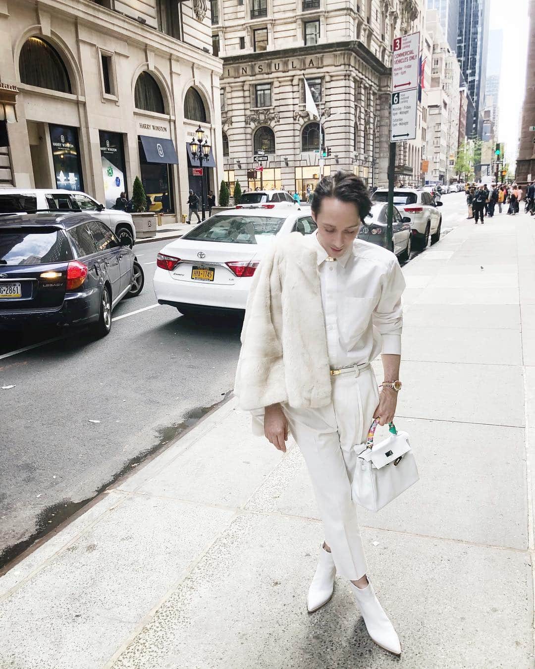 ジョニー・ウィアーさんのインスタグラム写真 - (ジョニー・ウィアーInstagram)「‘‘Tis the season⚪️ | #easter #nyc #polobar」4月22日 6時16分 - johnnygweir