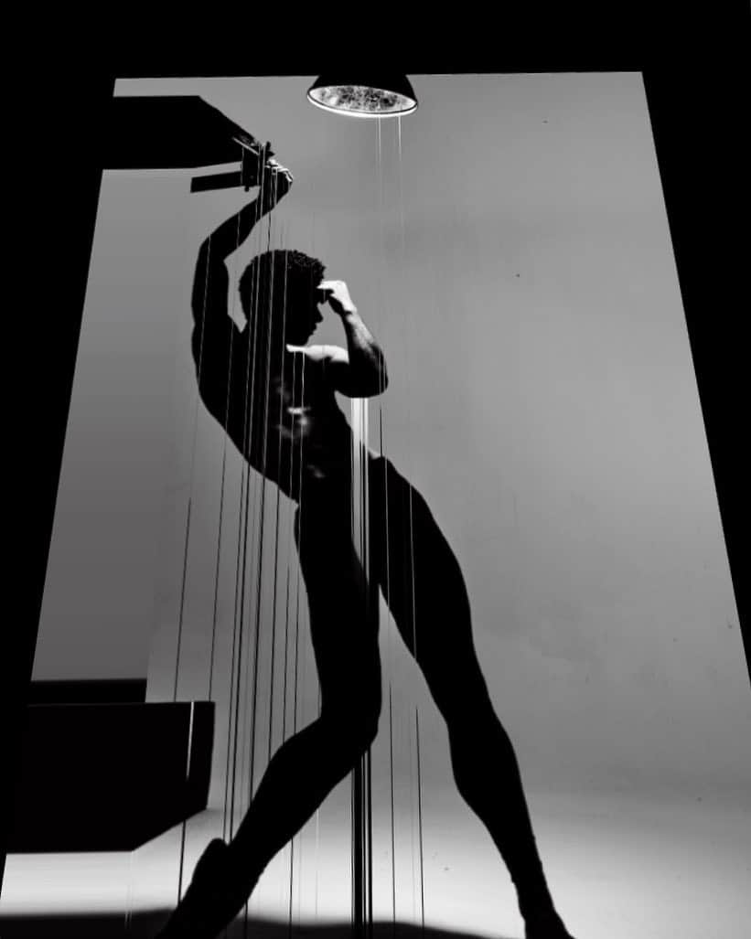 ニック・ナイトさんのインスタグラム写真 - (ニック・ナイトInstagram)「Ballet dancer Marcelino @marcisambe shot for MMW/Nike.」4月22日 6時17分 - nick_knight