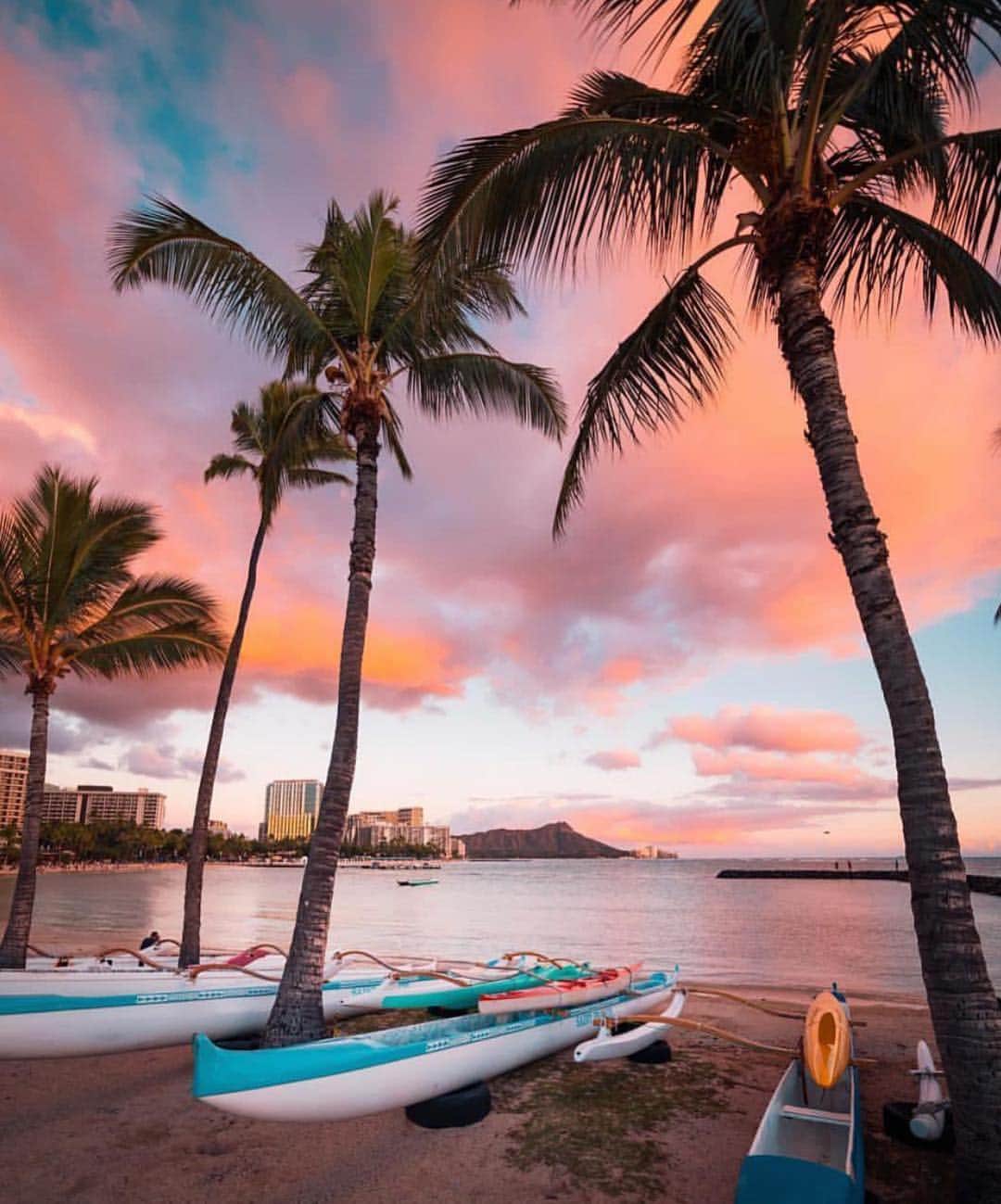 Awesome Wonderful Natureさんのインスタグラム写真 - (Awesome Wonderful NatureInstagram)「Hawaiian Sunset Photo by @vincelimphoto  #fantastic_earth」4月22日 6時36分 - fantastic_earth