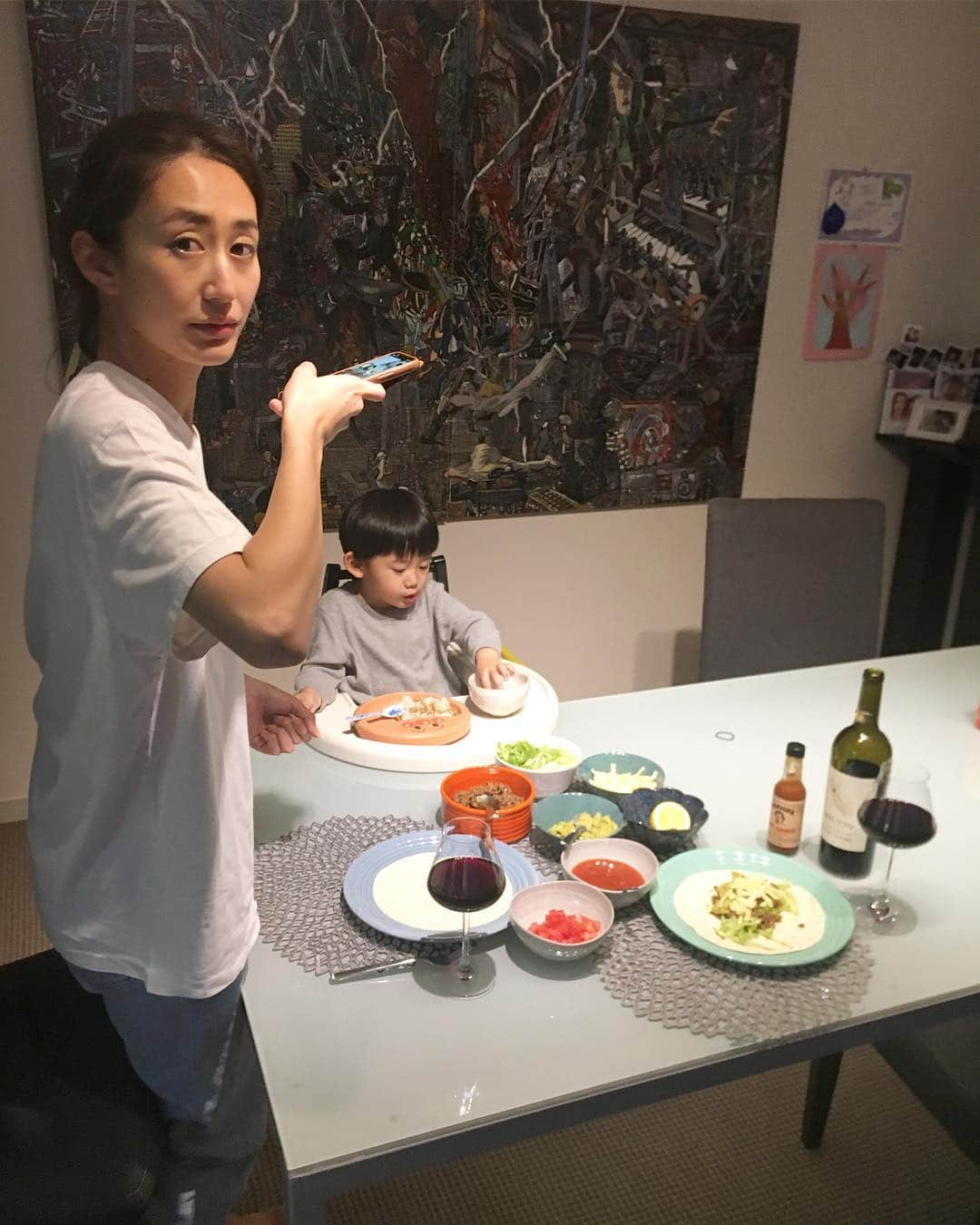 小堀ケネスさんのインスタグラム写真 - (小堀ケネスInstagram)「Went to Odaiba with the family yesterday.  For dinner mommy made tacos!😋 昨日はファミリーデーでした！ お台場行って、ラーメン食べて、アイス食べて、夜はうちでタコス！ 最高な1日でした〜！😊 #notdrunk #littledean #mommy #familyday #alwaysgrateful #鬼ママ #ディーン君 #ファミリーデー #お台場 #日々感謝  @mariakamiyama」4月22日 6時49分 - kenkob0903