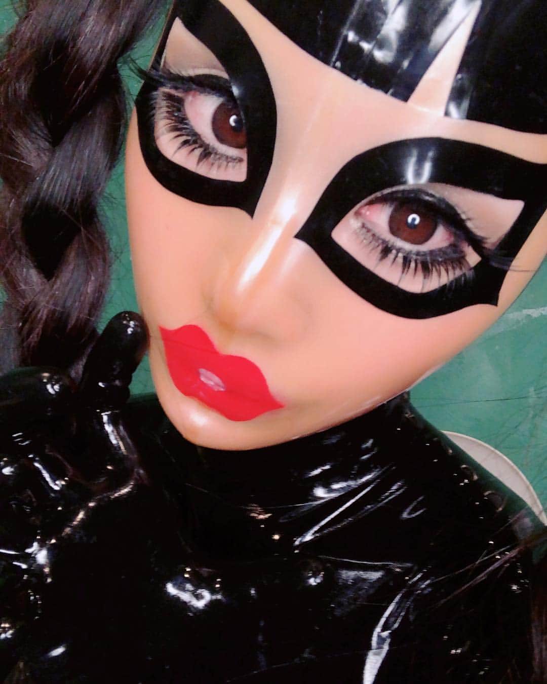 北見えりさんのインスタグラム写真 - (北見えりInstagram)「Latex face mask !! I wear That is My new Latex photo shoot❣️ #latexfetish #fetico #Gkitaeri #kraken」4月22日 6時50分 - eri_kitami