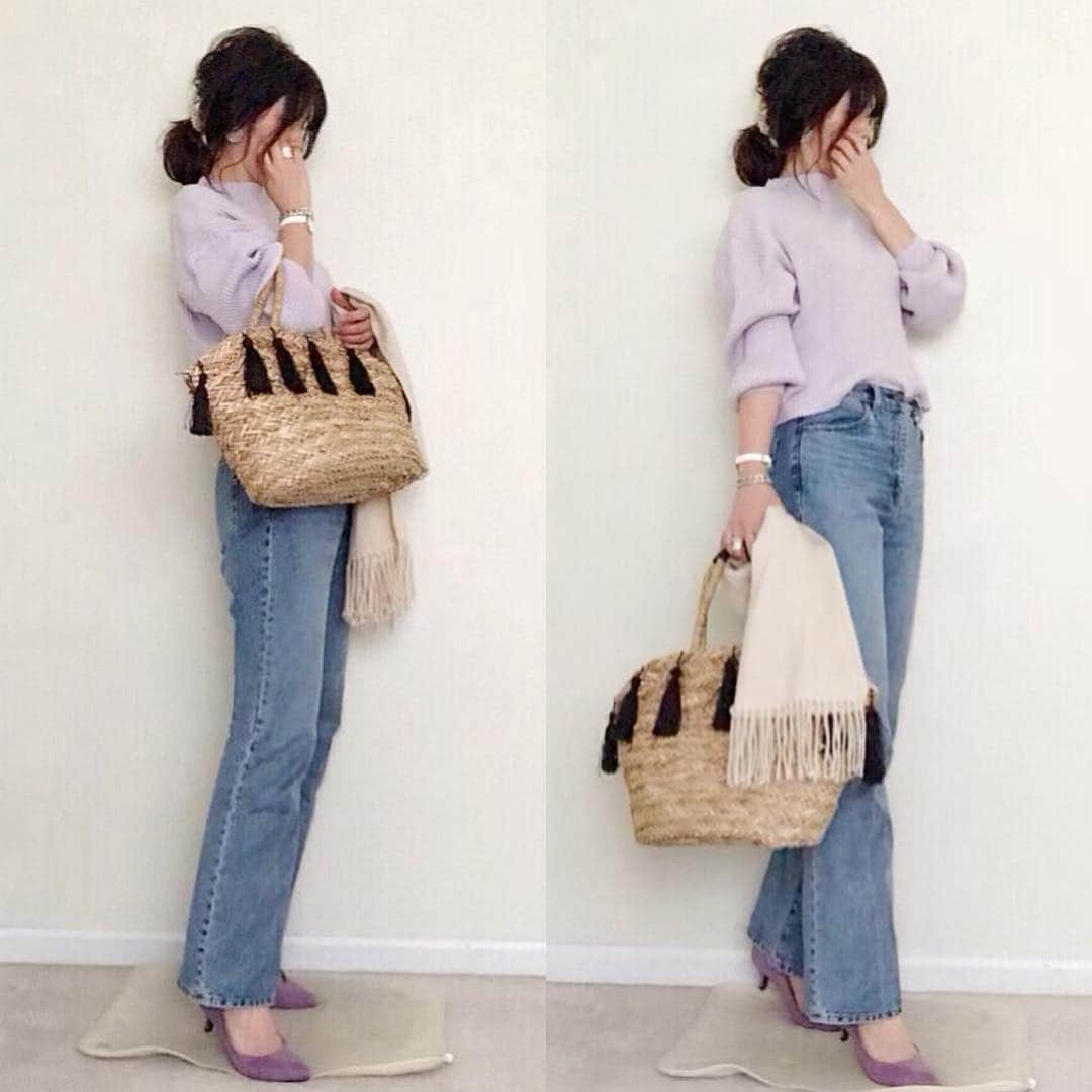 meiさんのインスタグラム写真 - (meiInstagram)「, パープルカラーで春コーデ🌸 . 👚/ @titivatejp . 👖/ @gu_global #セミフレアジーンズ 👜/ @hm . 👠/ @outletshoes_official . . . #locari #beaustagrammer #プチプラコーデ #ootd_kob #web_kob  #ポニーテール#kaumo_fashion #ミディアムヘア#mineby3mootd  #fashion  #ponte_fashion  #アラフォーコーデ  #mamagirl #きれいめコーデ #大人コーデ#ママコーデ#大人カジュアル#mineプチプラ部#春コーデ#gumania#guコーデ#フレアパンツ#titivatestyle」4月22日 7時02分 - mei.5.7.des