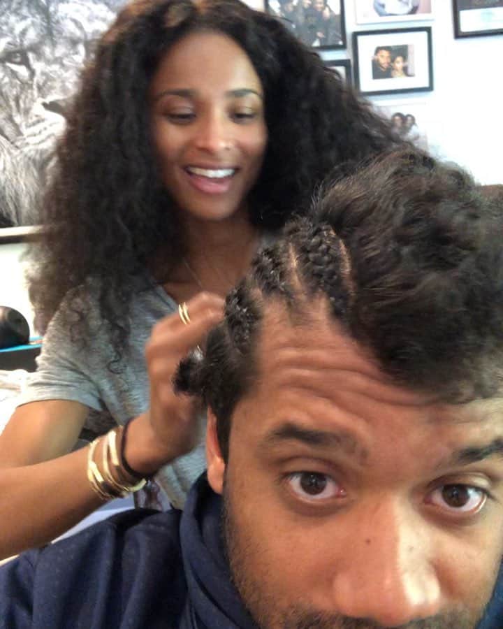 ラッセル・ウィルソンのインスタグラム：「Wifey on the braids. #EasterWeekend fun 😂#HerOffice #CiCiSalon @Ciara」