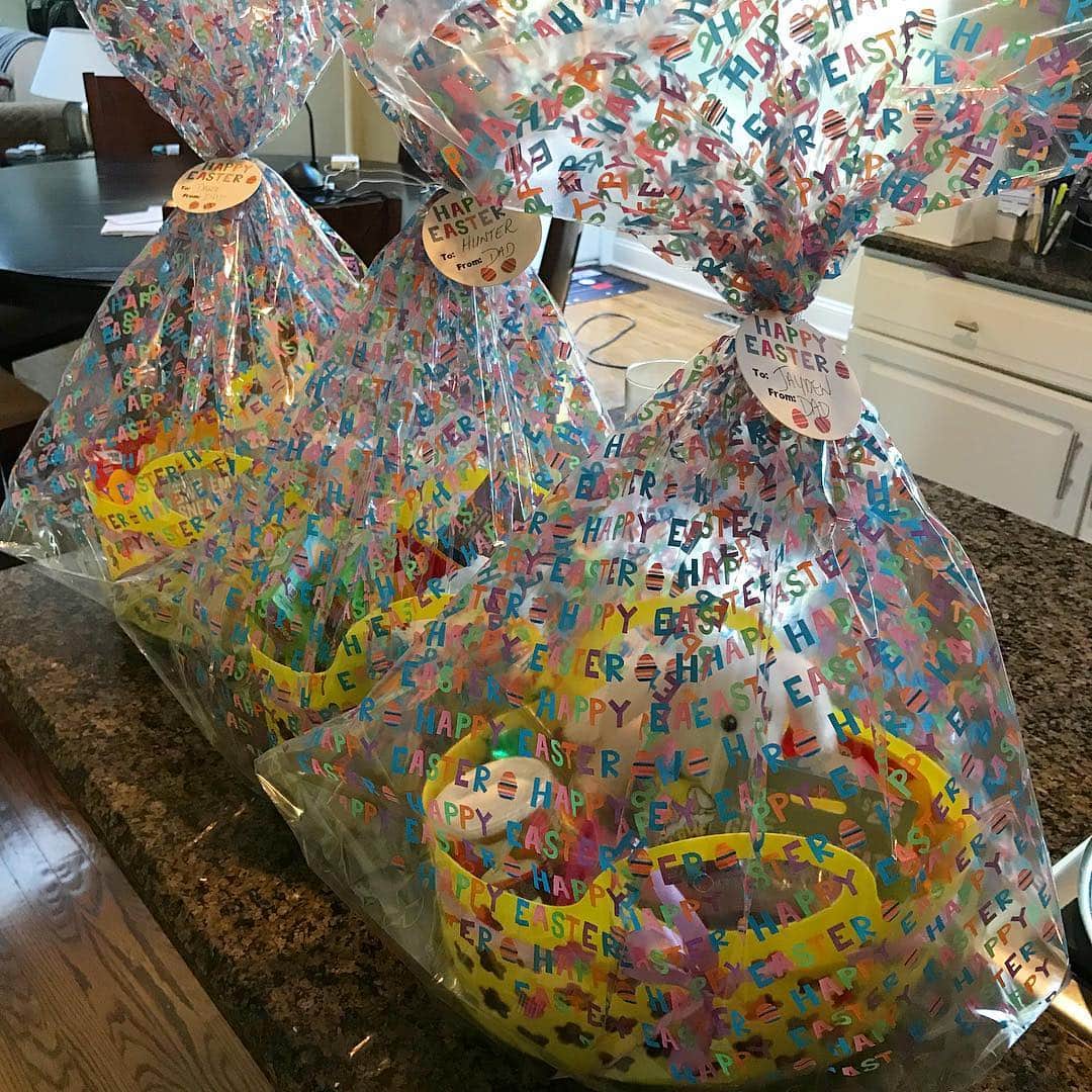 ファンクマスター・フレックスのインスタグラム：「My kids are too old but I still do Easter Baskets for them!🤷🏿‍♂️ Easter Sunday! Sabrina and Clare make good baskets!」