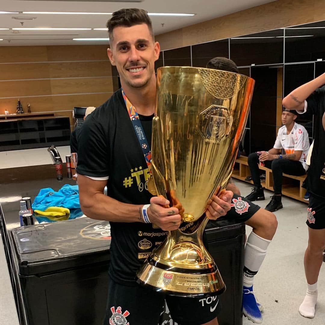 のインスタグラム：「OBRIGADO MEU DEUS! CAAAAAMPEAAOOOOOOO」