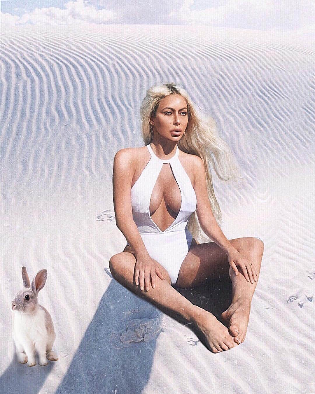 オーブリー・オデイさんのインスタグラム写真 - (オーブリー・オデイInstagram)「we’ll give you our eggs. @fashionnova」4月22日 7時45分 - aubreyoday