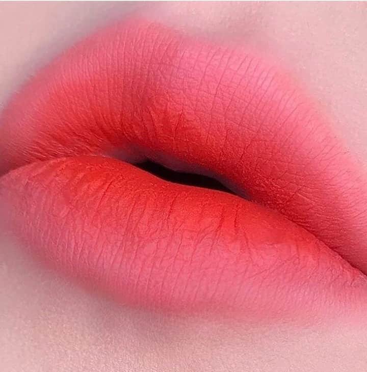 M·A·C Cosmetics BRさんのインスタグラム写真 - (M·A·C Cosmetics BRInstagram)「Cores poderoras e vibrantes! ❤️💋 A linha Powder Kiss veio para inovar o mercado de batons mattes. Uma das tendências mais importantes e em alta nos backstages dos desfiles das principais semanas de moda do mundo são os lábios matte suavemente esfumados, conhecidos como blurred lips, e o Powder Kiss é perfeito para conquistar este efeito!  Corra pra loja, teste e garanta o seu! Compre também pelo site maccosmetics.com.br  #MACLipsBR #MACLovesLips #Batom #BatomMAC #MACPowderKiss」4月22日 8時00分 - maccosmeticsbrasil