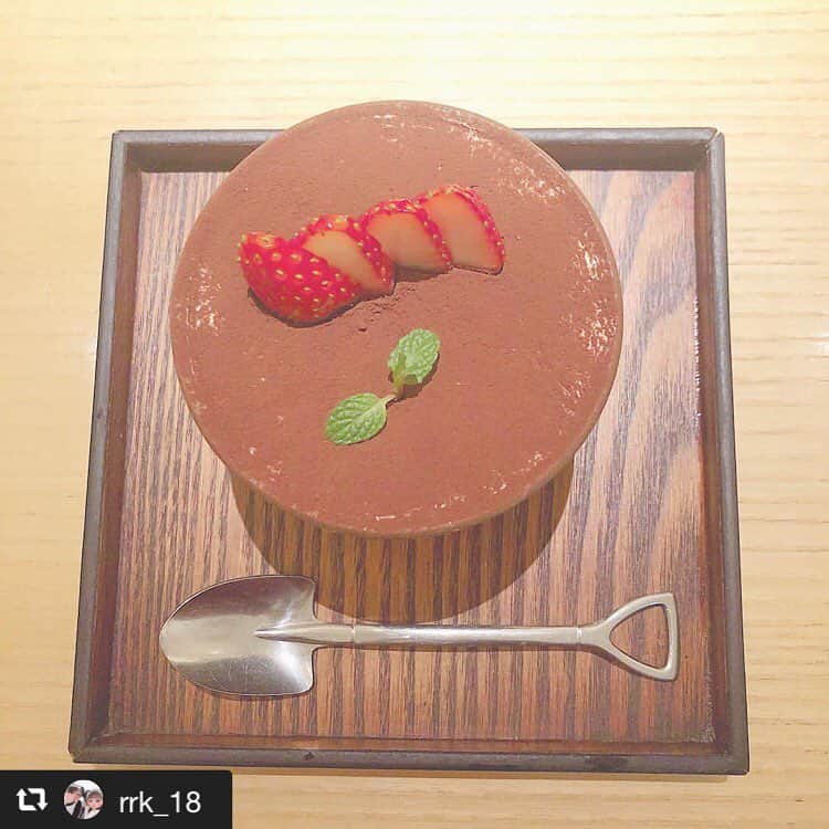 ハレノヒのインスタグラム：「#repost @rrk_18 via @PhotoAroundApp . かわいい植木鉢食べた！🌱 新宿にある、『(る)ハレノヒ』っていうお店！ 駅から近いし、オムライスとかもあって美味しかった🍽 . . #新宿 #新宿カフェ #カフェ #いいね返し #ハレノヒ #いいねした人全員フォローする #プリント倶楽部 #instagram #instagood #instalike #ootd #love #cafe #l4l #like4like #f4f #follow4follow #followme #fff #photooftheday #❤️ @rrk_18様 ご来店ありがとうございます😊お写真も嬉しいです♪」