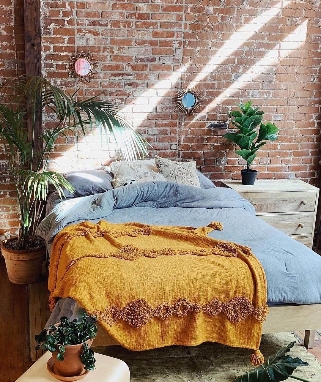 Urban Outfittersさんのインスタグラム写真 - (Urban OutfittersInstagram)「@space15twenty's #UOHome showroom is giving us room inspo, as usual. @UrbanOutfittersHome」4月22日 8時32分 - urbanoutfitters