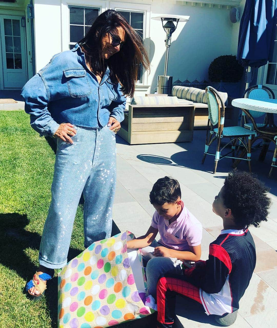 ジョーダナ・ブリュースターさんのインスタグラム写真 - (ジョーダナ・ブリュースターInstagram)「#Pascoa  Easter #family」4月22日 8時41分 - jordanabrewster