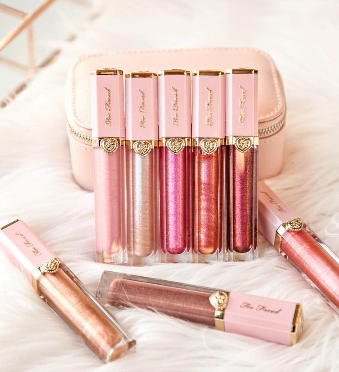 Too Facedさんのインスタグラム写真 - (Too FacedInstagram)「✨Shine✨ brilliantly with each luxurious NEW shade of our Rich & Dazzling Lip Gloss! 💋 Infused with moisturizing avocado, olive, and jojoba oils. Tap to shop our 8 NEW shades now! #toofaced」4月22日 9時01分 - toofaced