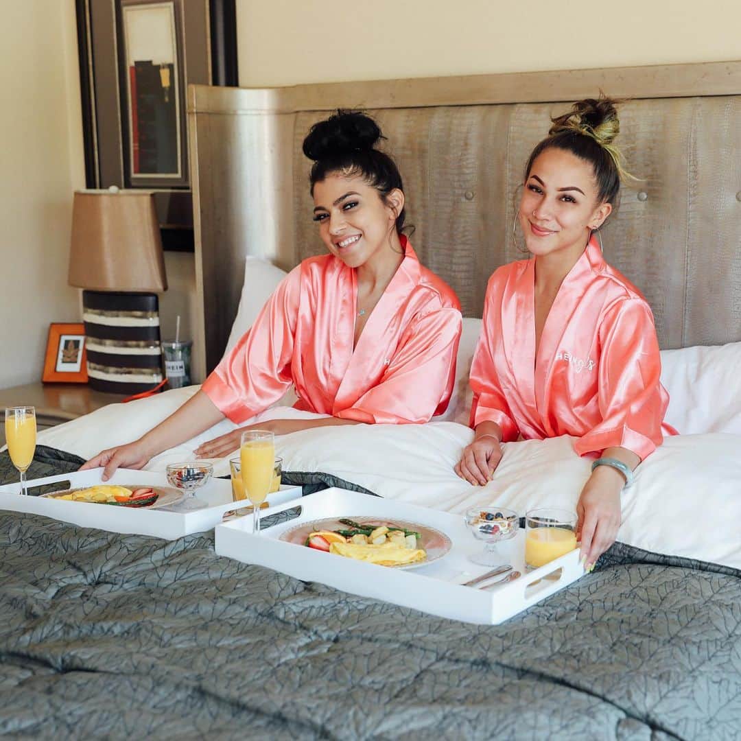 SHEINさんのインスタグラム写真 - (SHEINInstagram)「Breakfast in bed with these lovely #SHEINgals @sheelaawe @nizhonicooley 💕 #SHEINfestival #MeetSHEIN」4月22日 9時07分 - sheinofficial