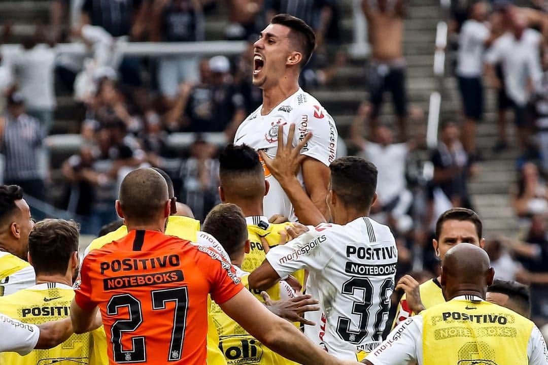 のインスタグラム：「Obrigado Corinthians 🖤」