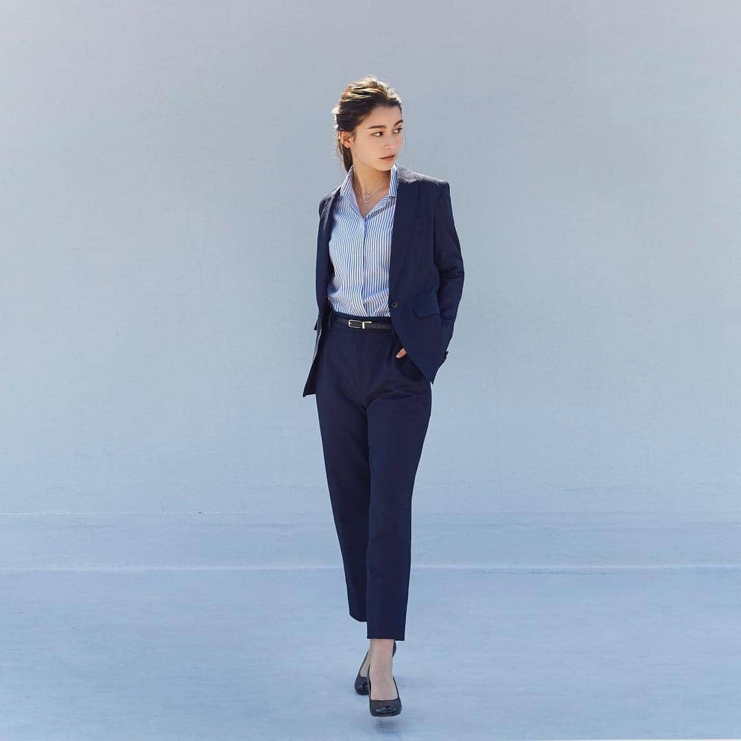 SUIT SELECT スーツセレクトさんのインスタグラム写真 - (SUIT SELECT スーツセレクトInstagram)「【Seersucker】 涼しくて、洗えて、シワになりにくい シアサッカーはシワになりづらいため、 ビズシーンでもきちんと感をしっかりキープしてくれます。 夏らしいストライプのブラウスとあわせて、 見た目も涼しく快適に。 ・ JACKET ¥18,000 / SHIRT ¥4,800 / PANTS ¥9,000 (すべてSUIT SELECT、すべて税別) ・ ・ ・ #suit #スーツ #suitselect #スーツセレクト #スーツのある日常 #柿木アミナ ・ #機能性 #春夏 #春 #夏 #ウォッシャブル #シアサッカー #レディース #レディースファッション #レディースコーデ ・ #functional #ss #springsummer #springsummer2019 #2019ss #spring #summer #washable #seersucker #fashion #ootd #outfit #ladies #ladiesfashion #ladiescode」4月22日 9時38分 - suitselect_japan_official