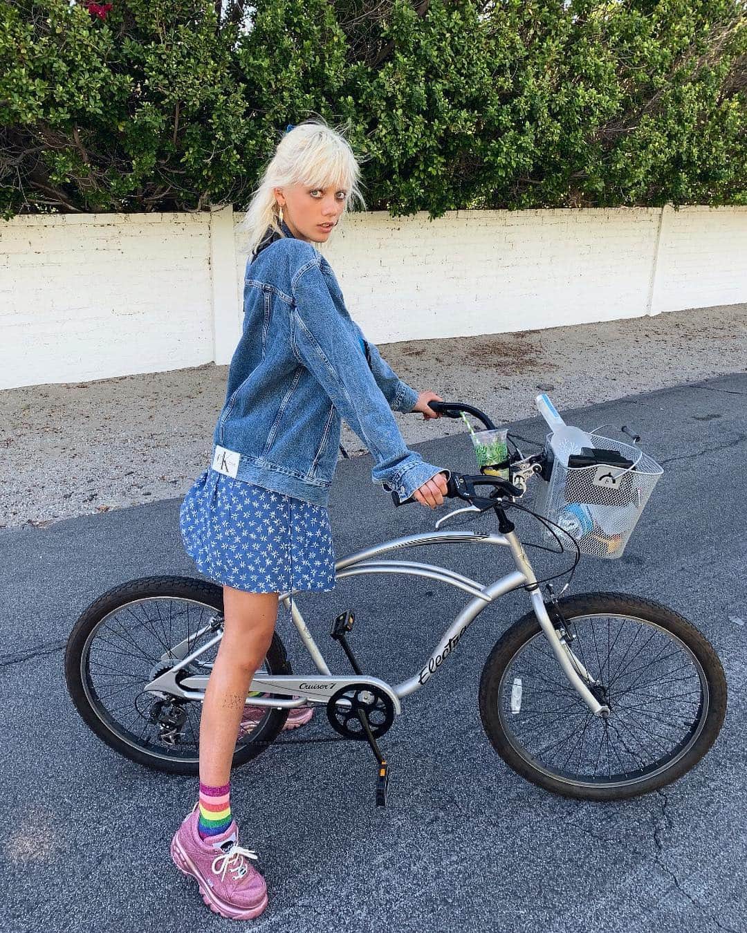マリヤン・ジョンクマンのインスタグラム：「I wanna ride my bicycleeeeeeeeh」
