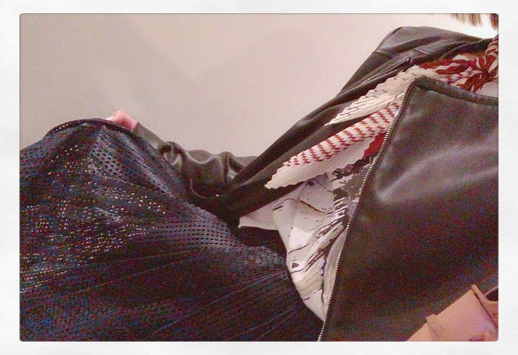東なつ紀のインスタグラム：「お気に入りのスカート日。 #zara #ユナイテッドアローズ  #UNIQLO #andemiu」