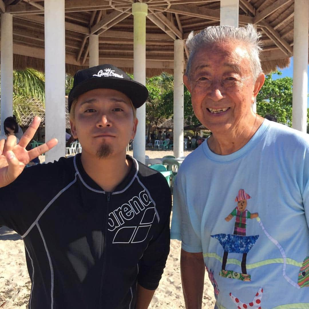 SHOGOさんのインスタグラム写真 - (SHOGOInstagram)「昨日は初カオハガン島へ。 なんとこの島のオーナーは日本人の崎山さん。 綺麗な海とのんびりしてる動物達、大自然に囲まれ島民と暮らす日常にお邪魔して最高のホリデーでした。 日本を飛び出すと本当に色んな出逢いや発見がある。 不便な事もあるけれど、それ以上に満ち溢れる幸せがある。 ハッピーライフ！  #175R #SHOGO #cebu #セブ #カオハガン島  #cebuyolo #セブヨロ」4月22日 10時11分 - 175r_official