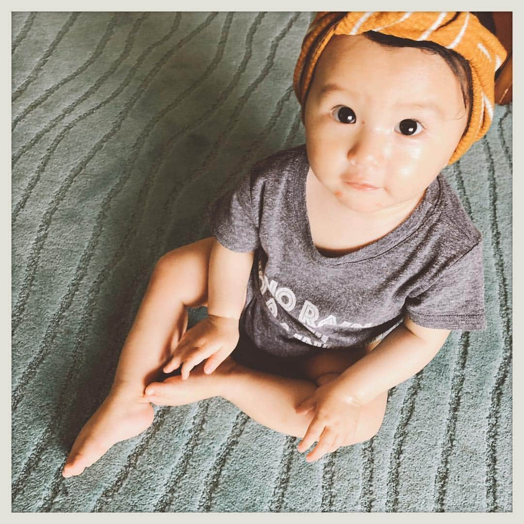 EMILY/BLUEさんのインスタグラム写真 - (EMILY/BLUEInstagram)「お部屋でも遊び、 ホテル内のkidsスペースでも元気モリモリっ💪🏼👶🏻 朝はbabyでもやっぱりむっくみんw #guam #trip #baby #love #outfit #smile #ootd #hotelnikkoguam #hotel #kidsroom #fashion #premierhotelgroup #カジュアルコーデ #ベビー服 #ファッション #コーディネート #グアム #赤ちゃん #赤ちゃんのいる生活 #9ヶ月 #旅 #旅行 #ホテルニッコーグアム #プレミアホテルグループ #ホテル #キッズルーム #赤ちゃんコーデ」4月22日 10時12分 - emilybluejewelry0220