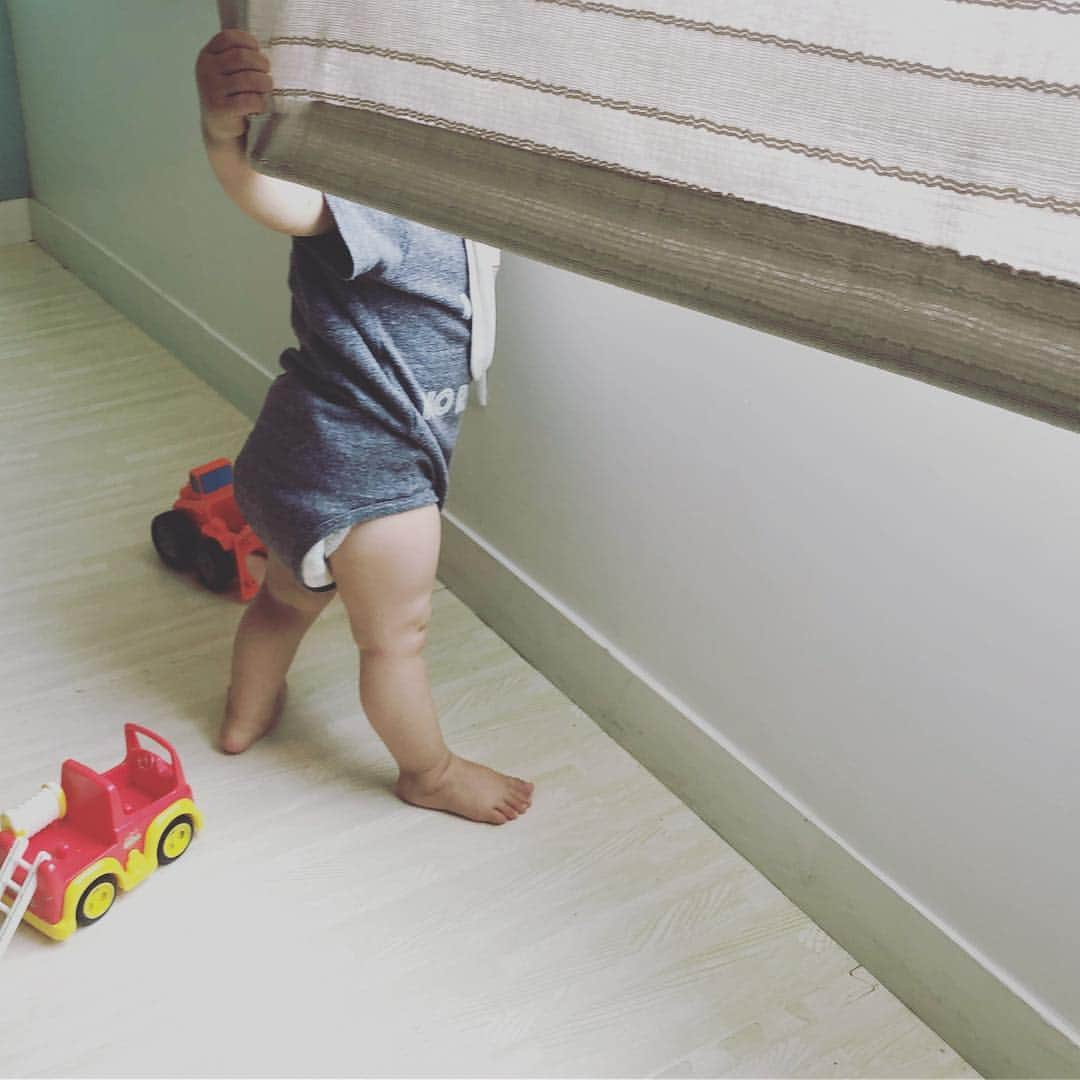 EMILY/BLUEさんのインスタグラム写真 - (EMILY/BLUEInstagram)「お部屋でも遊び、 ホテル内のkidsスペースでも元気モリモリっ💪🏼👶🏻 朝はbabyでもやっぱりむっくみんw #guam #trip #baby #love #outfit #smile #ootd #hotelnikkoguam #hotel #kidsroom #fashion #premierhotelgroup #カジュアルコーデ #ベビー服 #ファッション #コーディネート #グアム #赤ちゃん #赤ちゃんのいる生活 #9ヶ月 #旅 #旅行 #ホテルニッコーグアム #プレミアホテルグループ #ホテル #キッズルーム #赤ちゃんコーデ」4月22日 10時12分 - emilybluejewelry0220