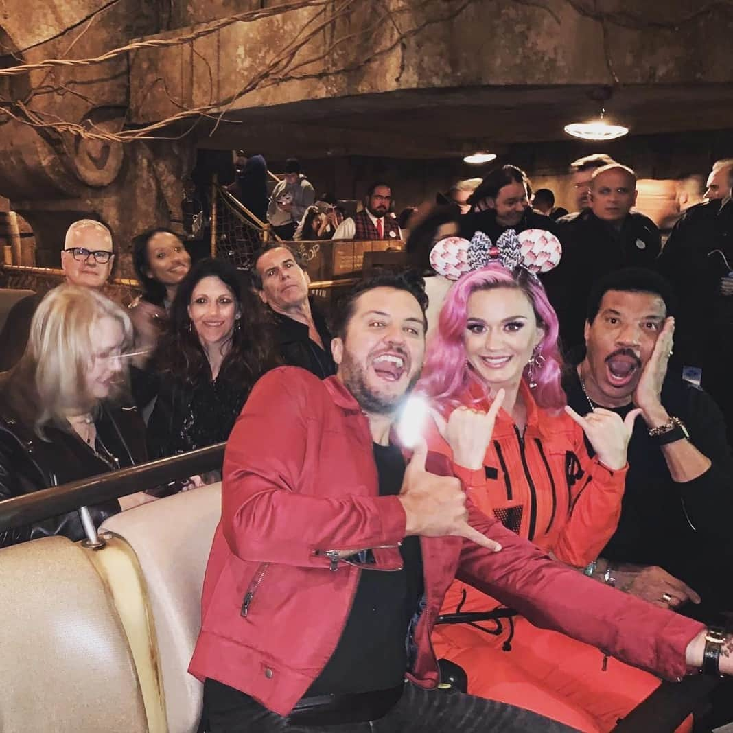 ケイティ・ペリーさんのインスタグラム写真 - (ケイティ・ペリーInstagram)「What a wild ride Disney night has been! VOTE NOW OR FOREVER HOLD YOUR PEACE #americanidol」4月22日 10時39分 - katyperry