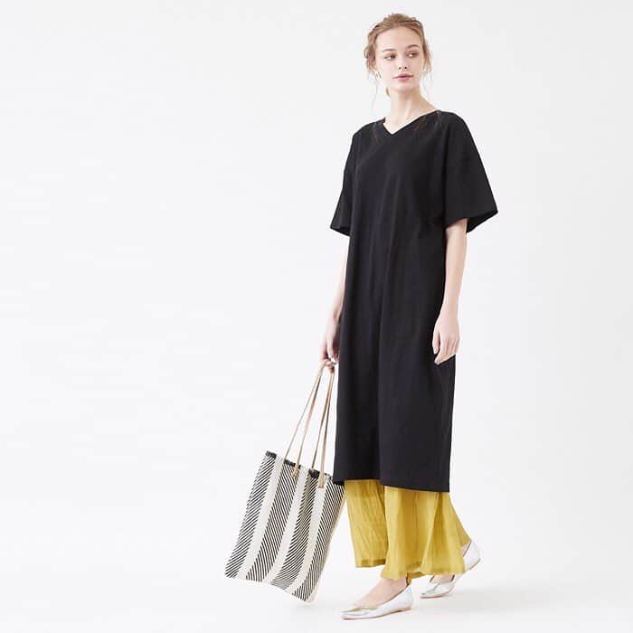 titivateさんのインスタグラム写真 - (titivateInstagram)「◆newitem * * #スリット入り前後2wayロング丈Tシャツ 【3color】2,690円＋tax(ATJN0095) * * #titivate #ティティベイト #レディース #トップス #Tシャツ #ロング丈 #オーバーサイズ #カジュアル #ファッション #fashion #ootd #code #プチプラ * * ▼titivate(ティティベイト)はこちら▼ @titivatejp ▼ur's(ユアーズ)はこちら▼ @urs_official ▼seadress(シードレス)はこちら▼ @seadress_official * * 商品をタップすると商品ページがご覧いただけます。」4月22日 11時05分 - titivatejp