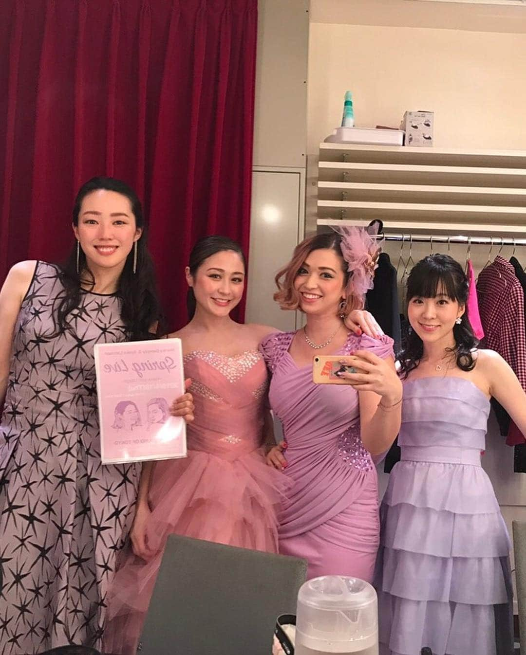 ラリソン彩華さんのインスタグラム写真 - (ラリソン彩華Instagram)「遅くなりましたが、、、 Marika Dandoy & Ayaka Larrison Spring Live~Hana yori Utage~ 観に来て下さった皆様、本当にありがとうございました！！！ お客様の暖かい声援に支えられ、歌を届ける事が出来ました。盛り上がってくれて、私達も本当に嬉しかったです！ありがとう！！！ そして限られた時間の中、22曲の大曲達の演奏を素晴らしいアレンジに仕上げて演奏して下さったピアノの小澤時史さん、バイオリンの松本由梨さん、ドラムの芳賀一之さん、本当にありがとうございました🥺🎶 JZbratのスタッフの皆様、物販を手伝ってくれた仲間達、MCのりさ、皆がいなかったら出来なかったライブです、本当に心から感謝しております。 そしてボーカルのまりか❣️ 一緒に声を重ねることができて心から幸せを感じてるよ、妹分なのにしっかり者のまりかにいつも助けられています、ありがとう🥰今日はお誕生日もおめでとう〜🥳 また開催出来るよう努力して参りますので 皆様これからも応援よろしくお願い致します🥺❣️ #ハナウタ #ミュージカル #ライブ #ダンドイ舞莉花 #ラリソン彩華」4月22日 11時20分 - ayakalarrison