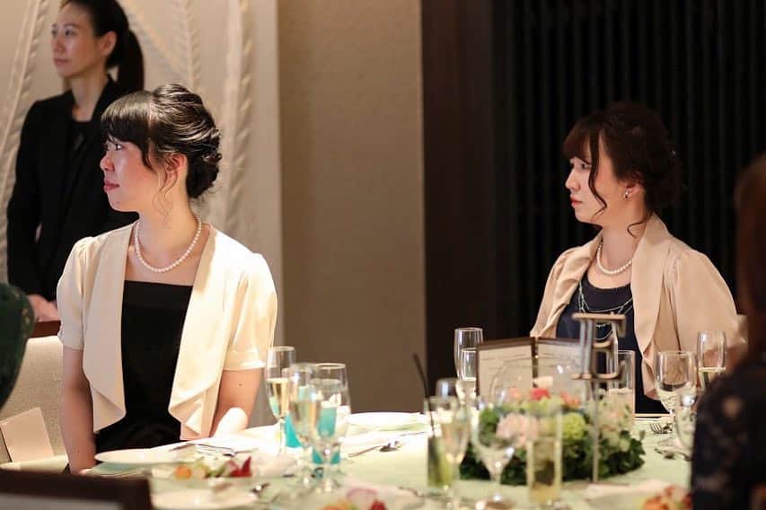 フォーチュン イン ザ テラス ≪新潟県新潟市：結婚式場≫さんのインスタグラム写真 - (フォーチュン イン ザ テラス ≪新潟県新潟市：結婚式場≫Instagram)「. . 大切なご友人様からのスピーチ🎤 . . 普段はふざけあったりしていても こんなこと思ってくれてたんだなと、感じさせてくれるシーンです。 . . #新潟 #新潟市 #フォーチュンインザテラス  #フォーチュン #fortuneintheterrace #結婚式 #結婚式場 #ウエディング #結婚式 #結婚式準備 #ウエディングレポ #プレ花嫁 #卒花嫁 #新潟花嫁 #全国のプレ花嫁さんつながりたい  #wedding #weddingday #realwedding #weddingphotography  #2019春婚 #2019夏婚 #2019秋婚 #2019冬婚  #写真 #集合写真 #photo #fortune花嫁 #フォーチュン花嫁 #ふたりの未来を探す旅」4月22日 11時43分 - fortune_wedding