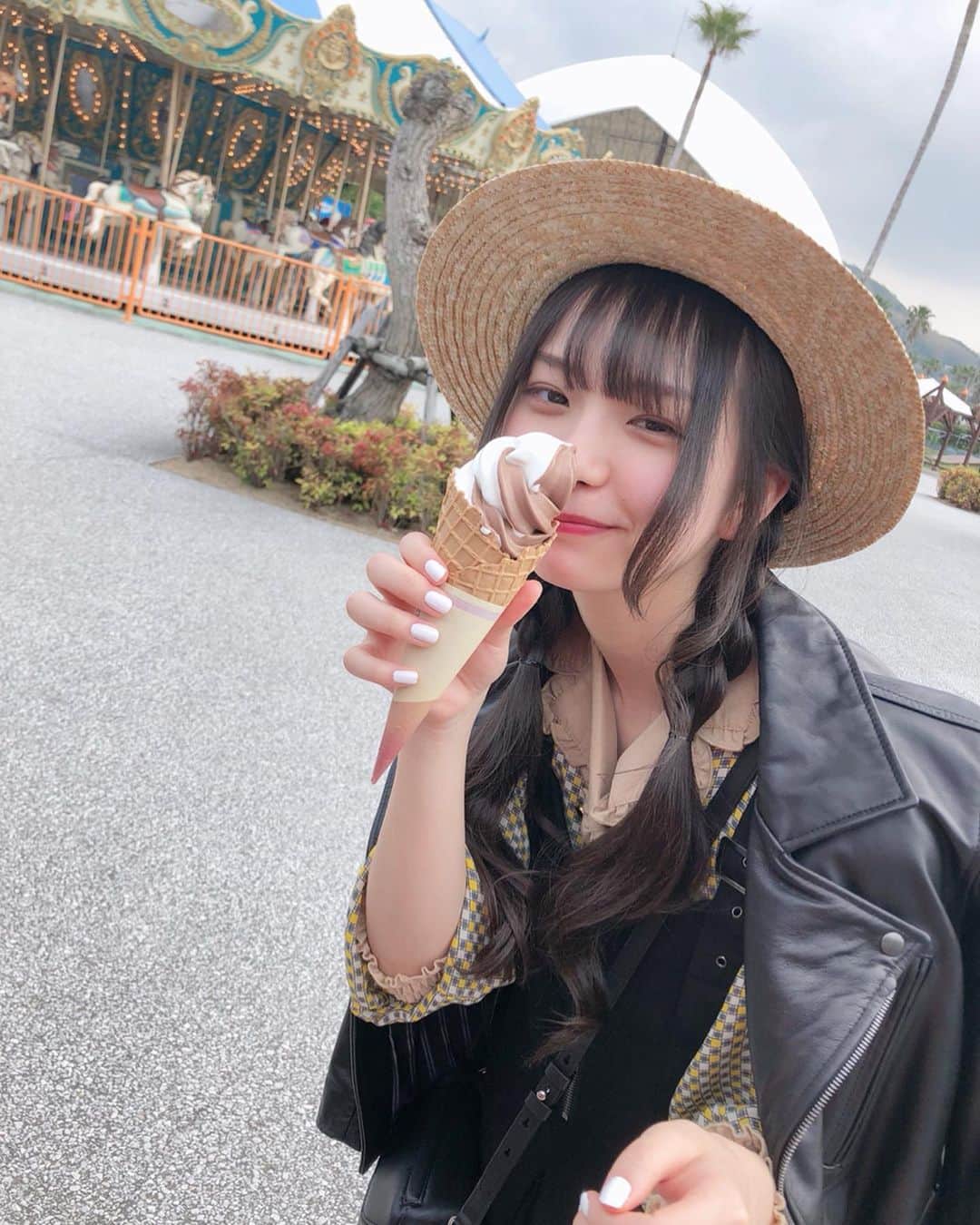 三品瑠香さんのインスタグラム写真 - (三品瑠香Instagram)「昨日いっぱいアイス食べちゃった」4月22日 11時47分 - ruka_mishina
