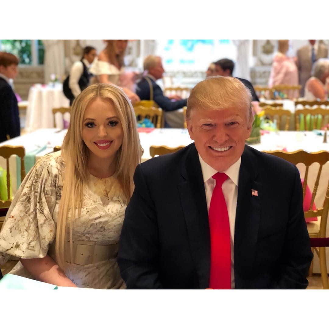 ティファニー・トランプのインスタグラム：「Happy Easter ♡🐰♥︎ #easter @realdonaldtrump」