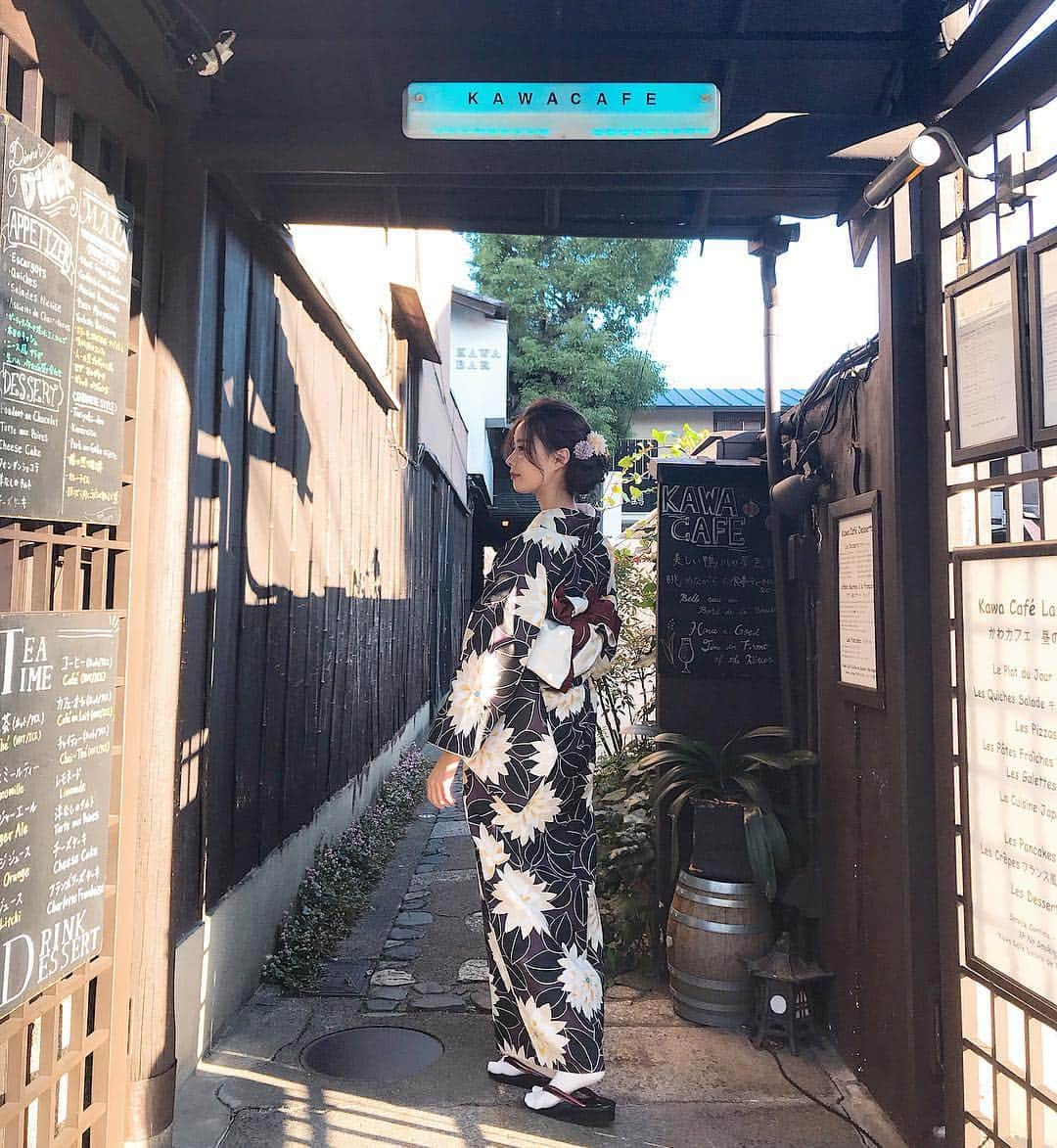 alisaのインスタグラム：「. 今週はWありさでまた京都いく💗 次はどんな着物レンタルしよかな〜👘✨ . #京都 #京都着物レンタル #京都着物 #レンタル着物 #着物 #kimono #河原町 #祇園四条 #kyoto #京乃都 #京乃都河原町店 #着物レンタル #着物レンタル京都 #ヘアアレンジ #👘 #着物ヘア #京都観光 #京都旅行 #着物デート #京都巡り #河原町カフェ #京都カフェ #河原町ランチ」