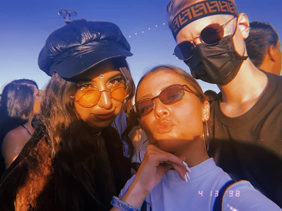 ジャック・レイ・パイルズのインスタグラム：「Lost Files.  #friends #coachella #hujicam」