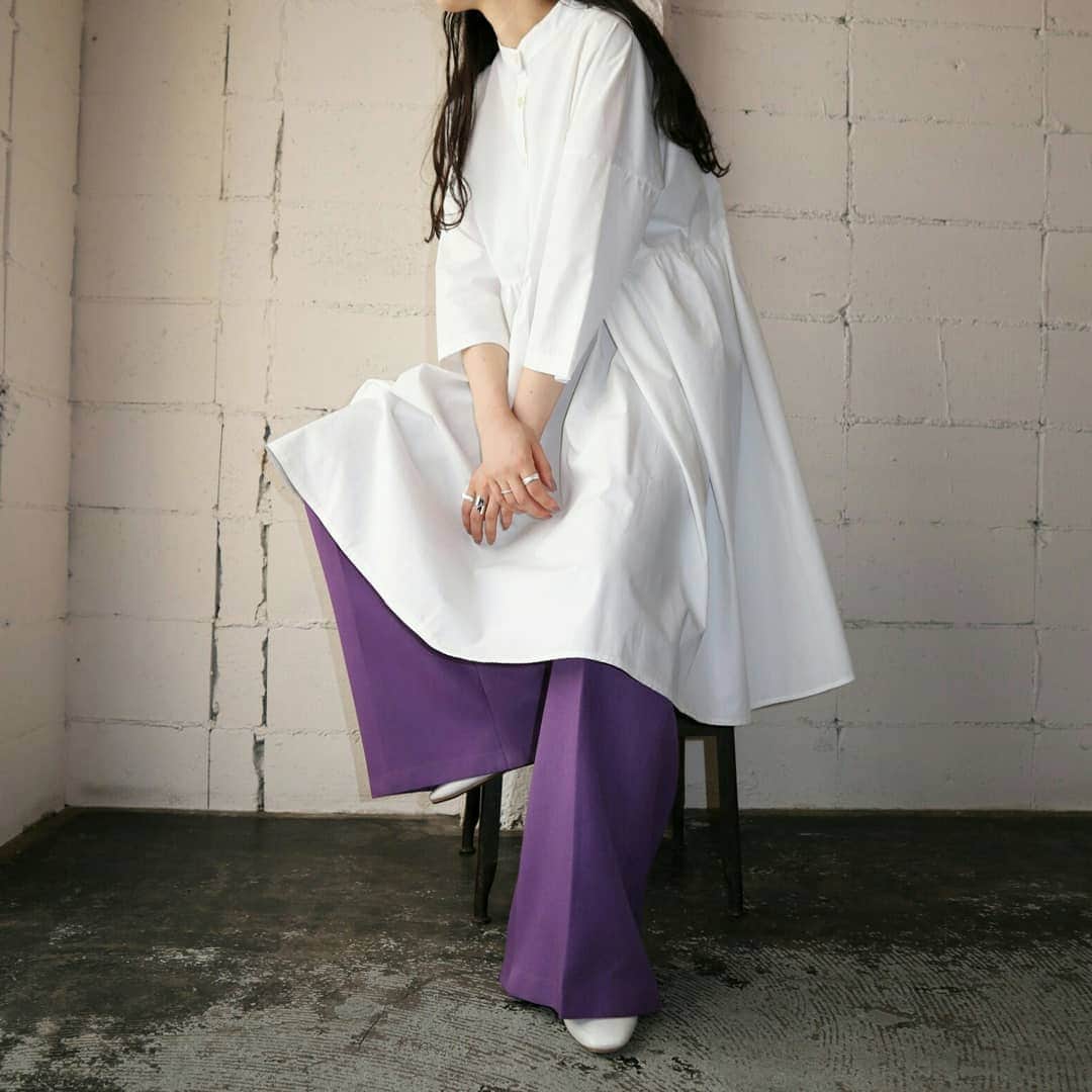 吉祥寺 古着屋 Orfeoのインスタグラム：「Wide Silhouette Shirt Dress  #orfeo #kichijoji #vintage #used #fashion #coordinate #outfitts  掲載商品のお問い合わせはメールにて承っております。コメント、DMでのお問い合わせは受け付けておりませんのでご了承ください。」