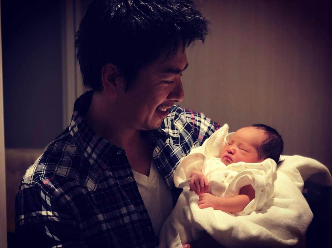 のインスタグラム：「welcome(^^) #baby #newborn #中学の同級生 #女の子誕生」