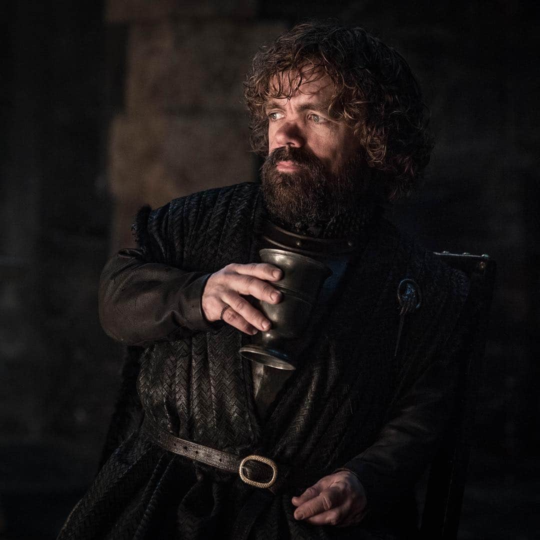 ピーター・ディンクレイジのインスタグラム：「What was your opinion on the second episode? #GameofThrones」