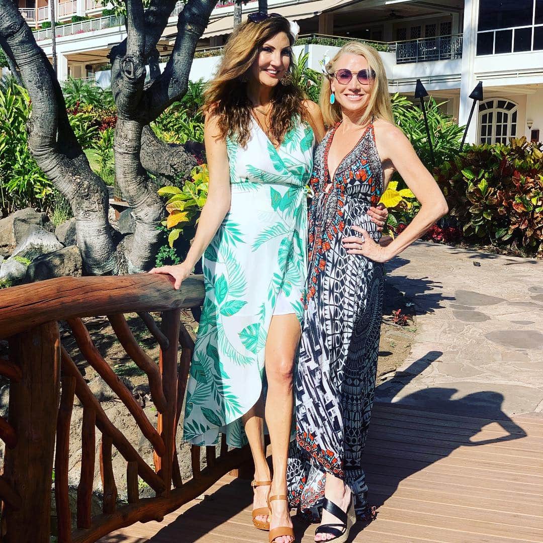 ヘザー・マクドナルドのインスタグラム：「At the @grandwailea #luau with  my sister @goldstein.shannon」