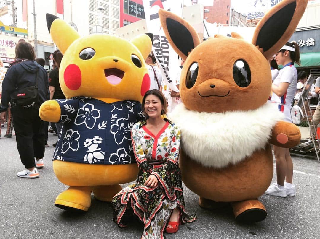IMALUさんのインスタグラム写真 - (IMALUInstagram)「ふたりの足ー💯💯💯💯💯💕🔥❤️❤️ #沖縄国際映画祭 #pokemon」4月22日 12時53分 - imalu_0919
