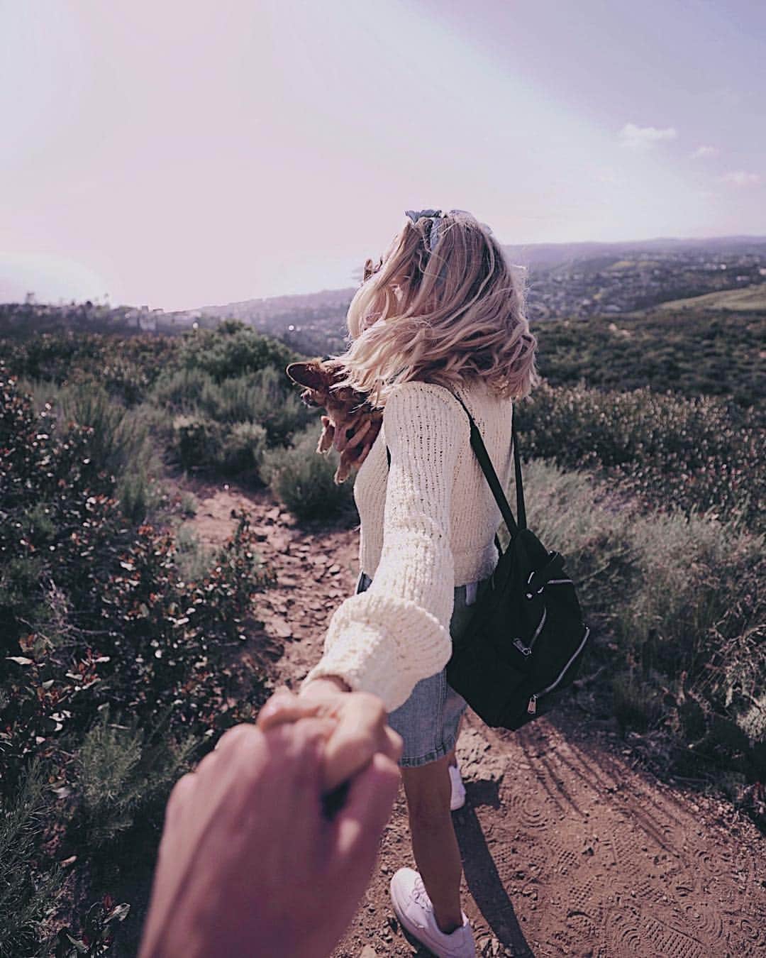 のインスタグラム：「Happy Easter 🌸🎶 current mood: never going home - hazel english」