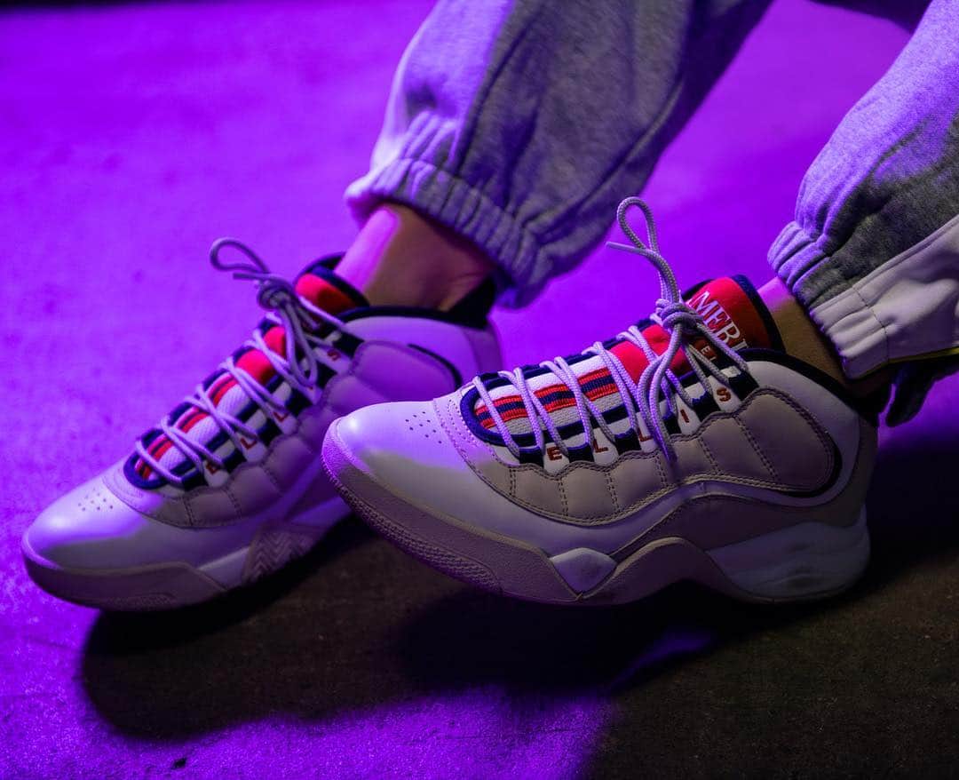 ペリーエリスのインスタグラム：「Introducing the #PerryEllisAmerica sneaker. A limited-edition, collector's re-issue. Tap to shop. 📷 @ryanjayphoto」