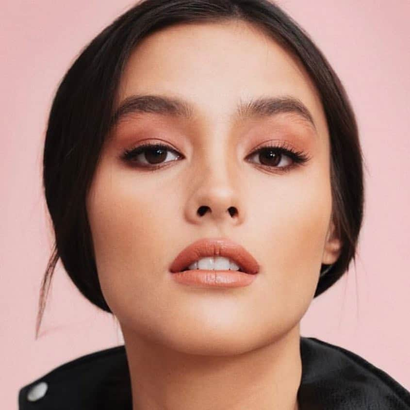 Maybelline New Yorkさんのインスタグラム写真 - (Maybelline New YorkInstagram)「@lizasoberano 🇵🇭 wears our clear smooth all in one powder foundation for flawless, shine-free skin! Shop it now in select Asian markets. #mnyitlook」4月22日 22時33分 - maybelline