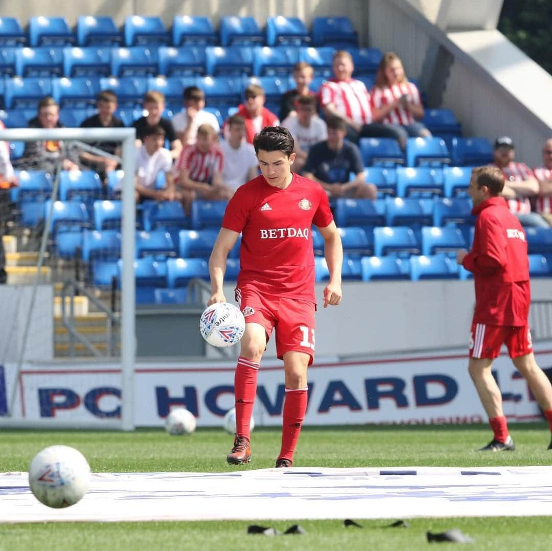 サンダーランドAFCさんのインスタグラム写真 - (サンダーランドAFCInstagram)「It's a warm one! ☀️😅」4月22日 22時41分 - sunderlandafcofficial