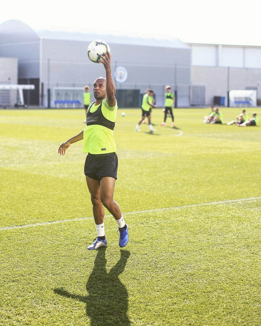 フェルナンジーニョさんのインスタグラム写真 - (フェルナンジーニョInstagram)「⚽️🙏🏾」4月22日 22時41分 - fernandinho