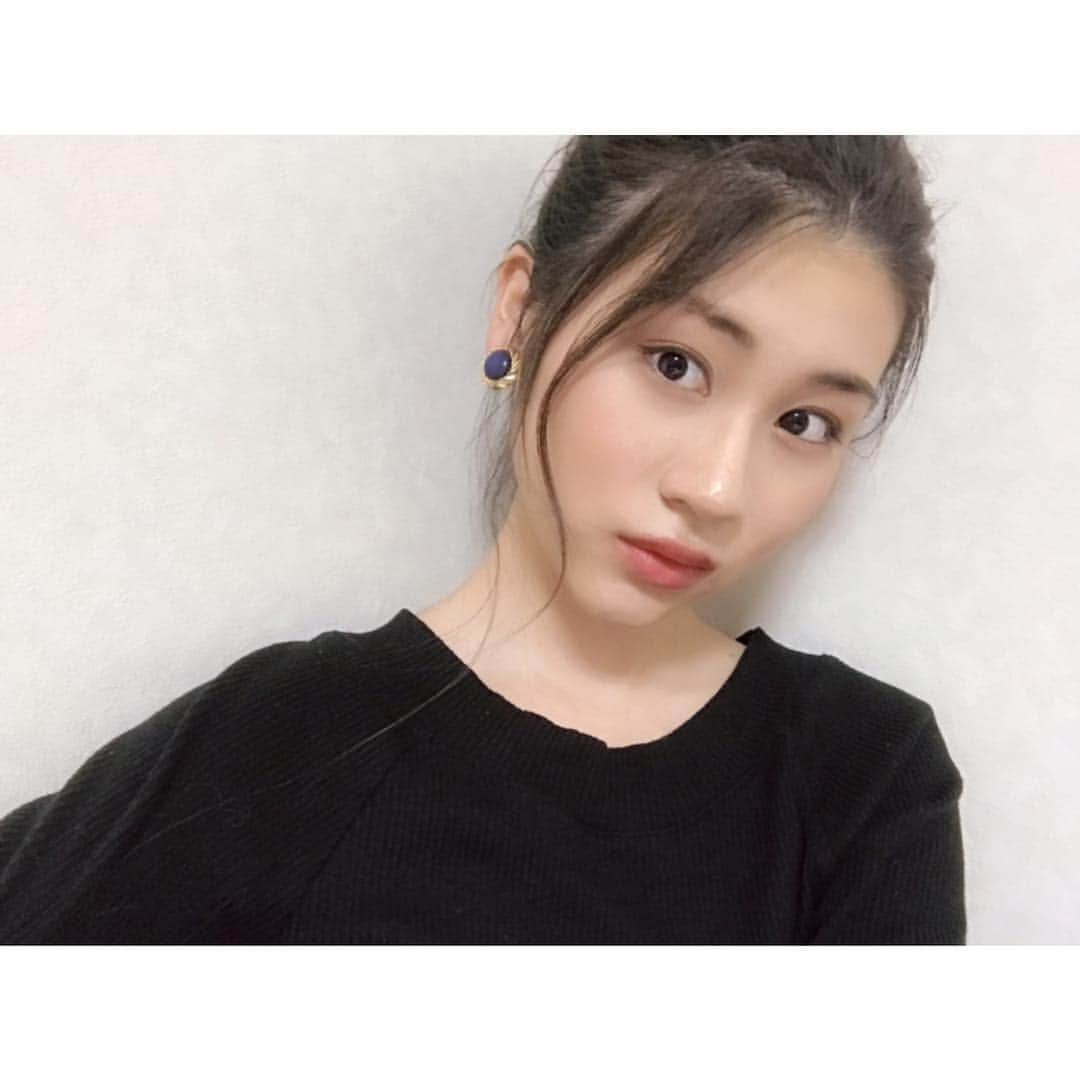 二木蒼生さんのインスタグラム写真 - (二木蒼生Instagram)「#二木蒼生 * 下北沢で出会ったイヤリング❤︎ レトロな形と青の色味もお気に入り🦋 2WAYなので、下の部分を取り外して印象を変えられるの嬉しい😳✨ * #下北沢#イヤリング#お買い物#ぶらり旅#アクセサリー#お気に入り#2way#2wayイヤリング#青#ハンドメイド#earrings #accessory#handmade #blue#fashion#import」4月22日 22時55分 - aomushi_kune2