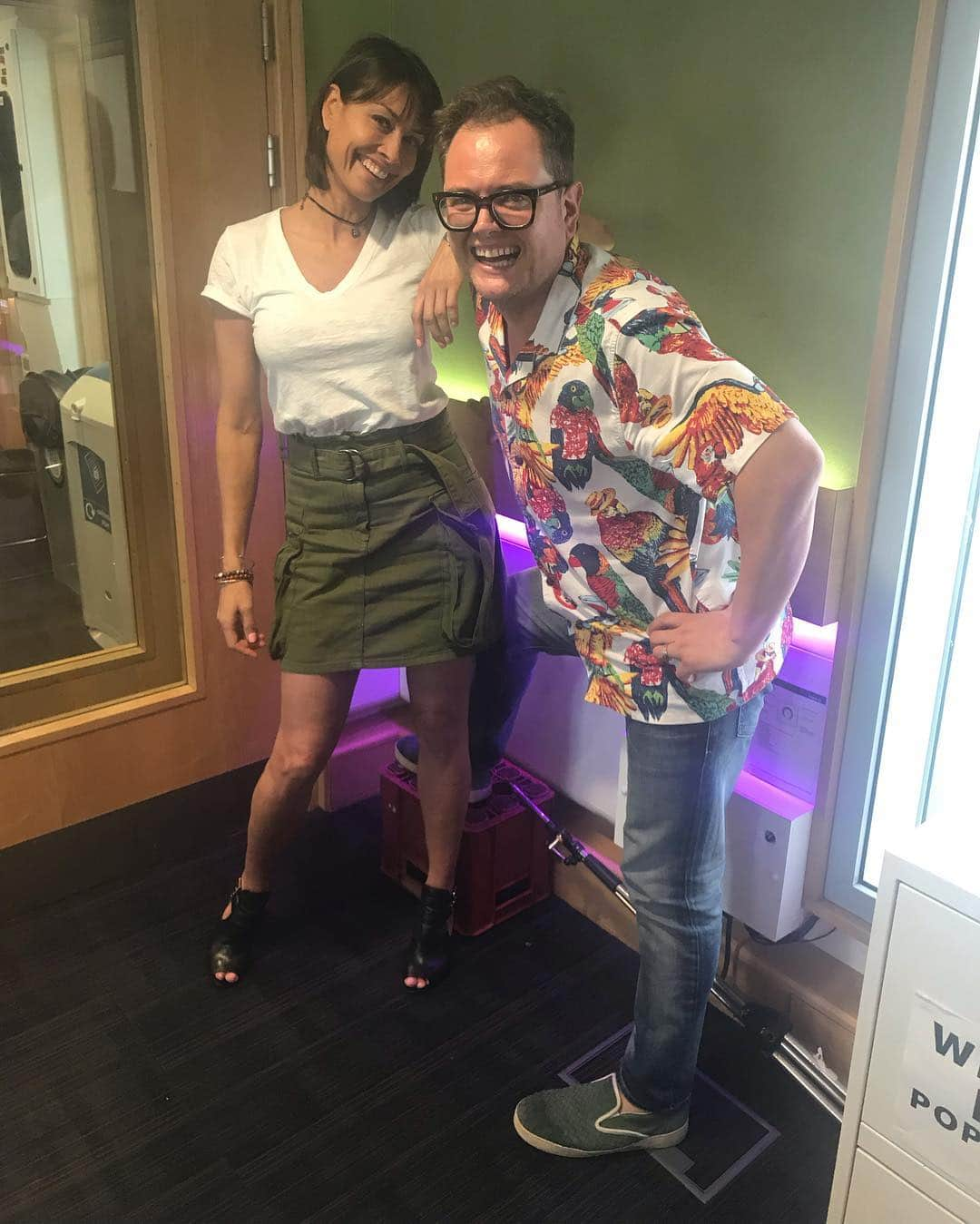 メラニー・サイクスさんのインスタグラム写真 - (メラニー・サイクスInstagram)「Me and Alan @chattyman on @bbcradio2 join us 😁on till 5pm x #radio2」4月22日 22時50分 - msmelaniesykes