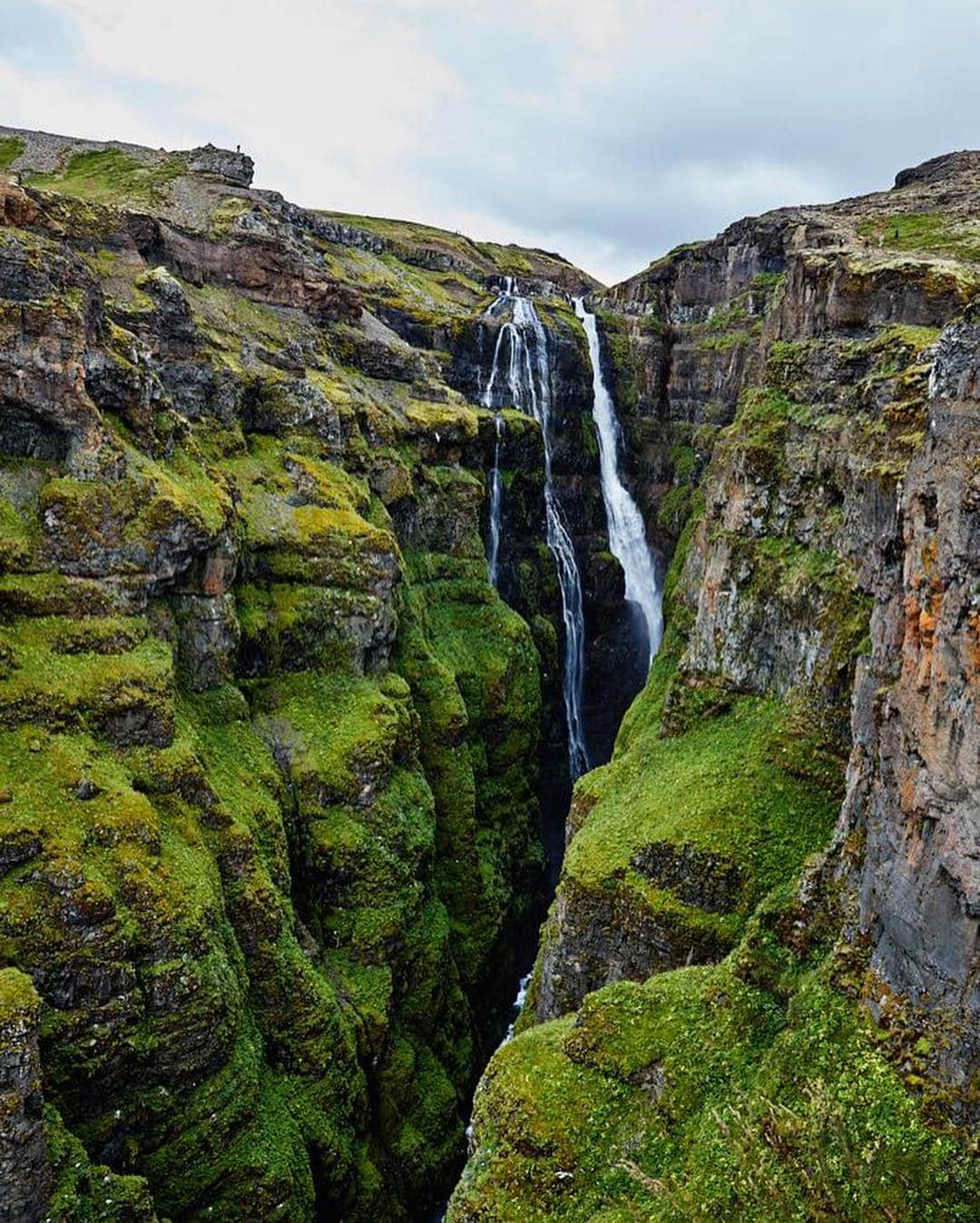ジェローム・デュランさんのインスタグラム写真 - (ジェローム・デュランInstagram)「Still one of my favorite trips, so much beauty in one place:) 💙💚🌍 HAPPY EARTH DAY! #Iceland 🇮🇸」4月22日 23時05分 - jeromeduran