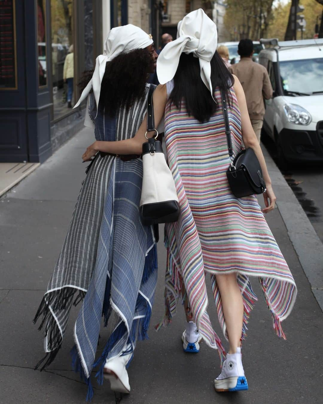 JWアンダーソンさんのインスタグラム写真 - (JWアンダーソンInstagram)「MULTI STRIPE HANDKERCHIEF DRESS BLACK CALICO KEYTS TOTE STRIPED HANDKERCHIEF HEM DRESS BLACK SMALL BIKE BAG SPRING SUMMER 2019 COLLECTION AVAILABLE ONLINE AND IN JW ANDERSON WORKSHOPS  #JWANDERSON #JWANDERSONWORKSHOPS」4月22日 23時00分 - jw_anderson